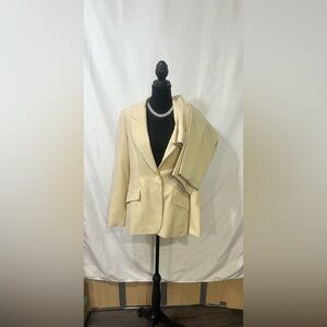 Chic Cream Women's Blazer